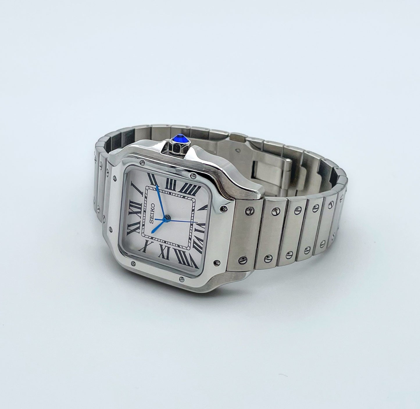 Seiko-mod-santos-classic-liegend-seite-geschlossen: Seiko Mod Santos Classic – Liegend, Seitenansicht, geschlossen.