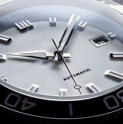Zifferblatt der Field Steel im Detail
